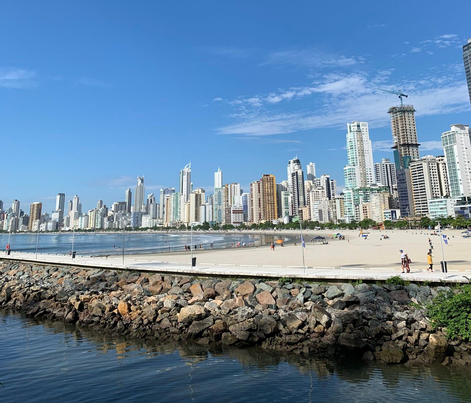 Balneário Camboriú: Como os “Blue Spaces Transformam a Saúde e o Bem-Estar