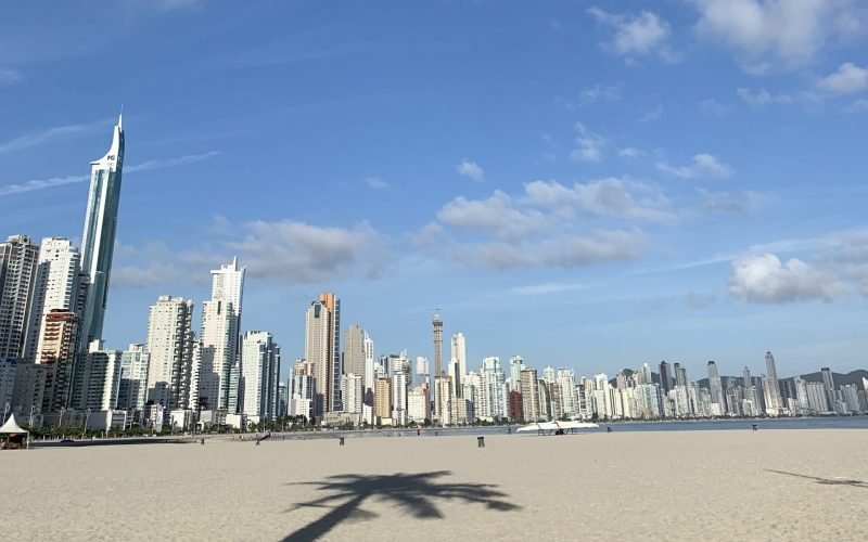 Alargamento da Praia Central de Balneário Camboriú