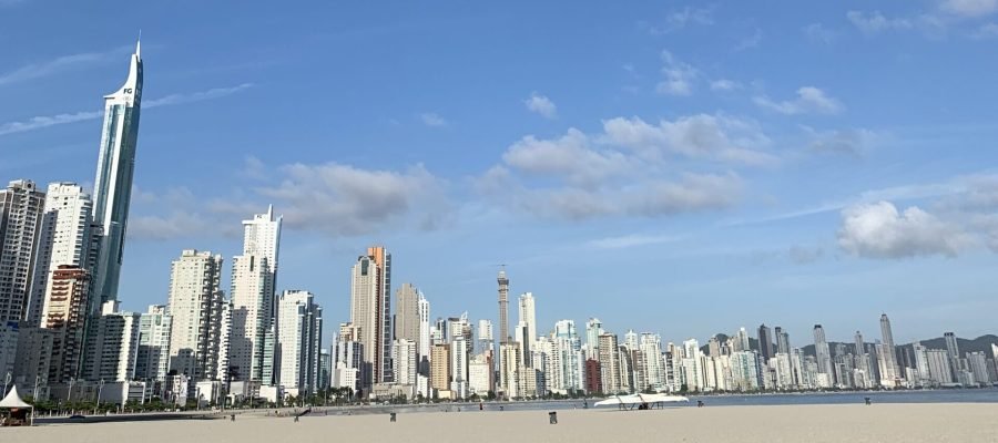 Alargamento da Praia Central de Balneário Camboriú