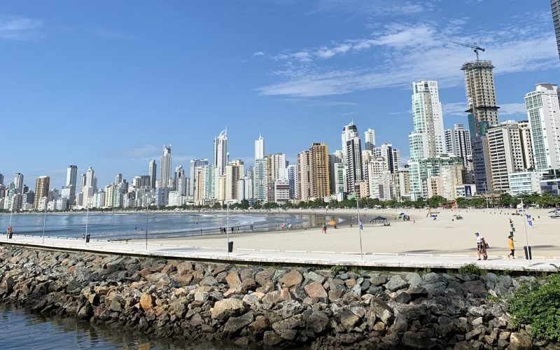 Balneário Camboriú: Como os “Blue Spaces Transformam a Saúde e o Bem-Estar