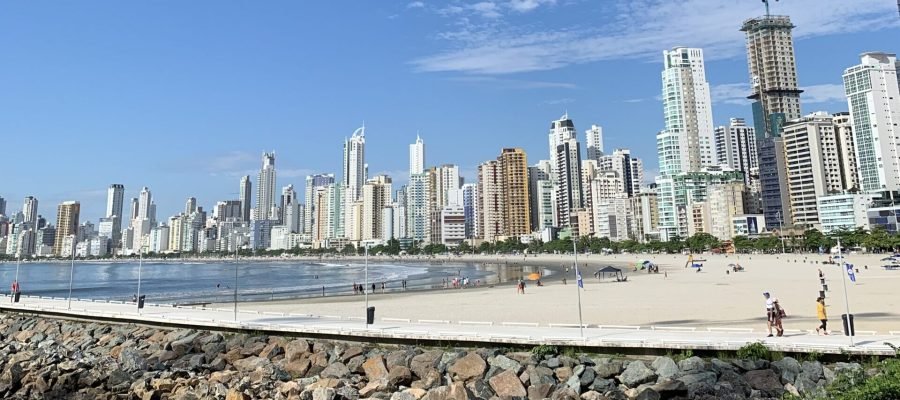 Balneário Camboriú: Como os “Blue Spaces Transformam a Saúde e o Bem-Estar